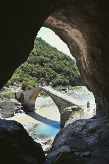 Ponte di Katiu presso le sorgenti termali di Bënjë