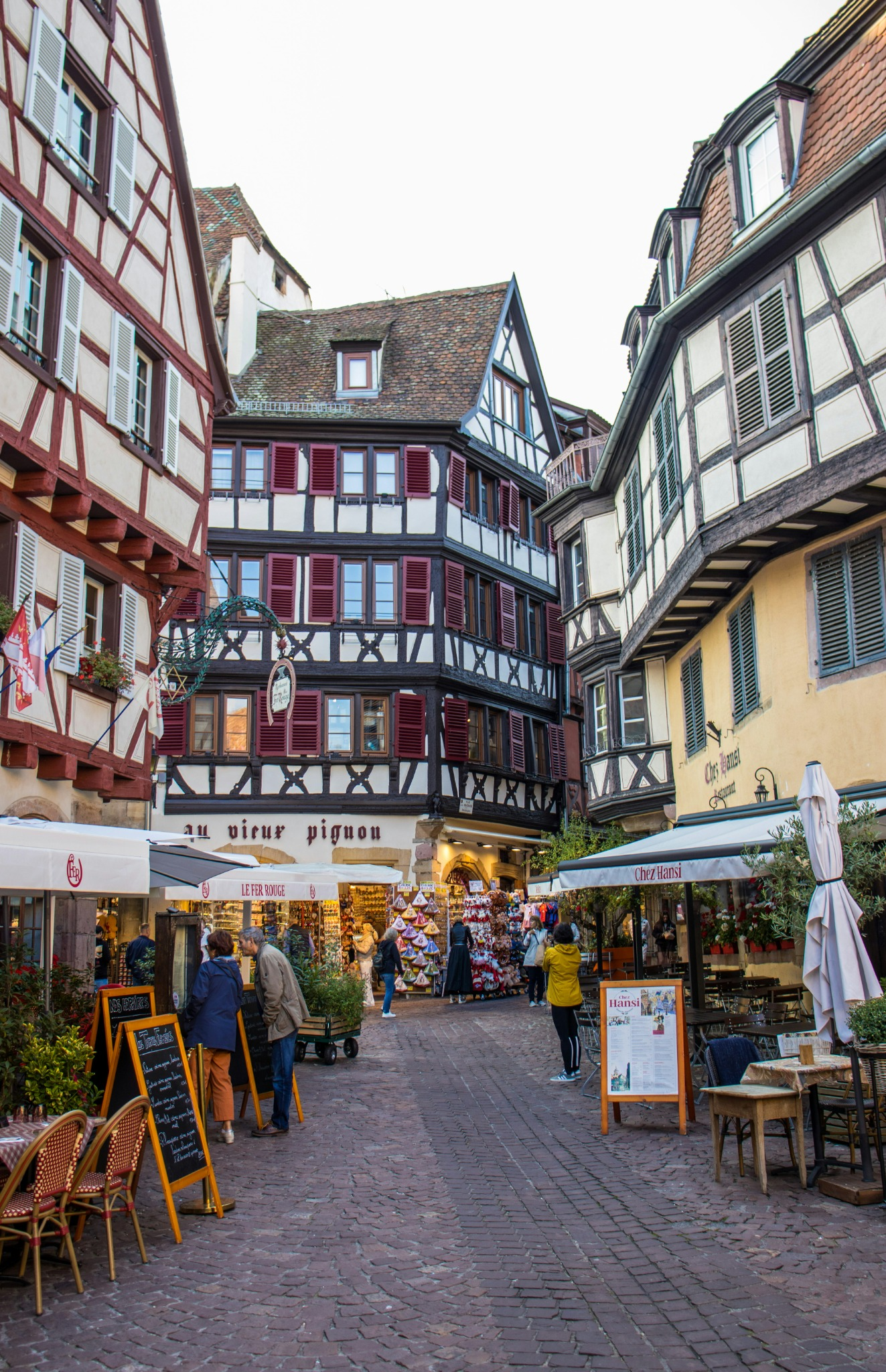 Vicoli e facciate a graticcio nel centro storico di Colmar